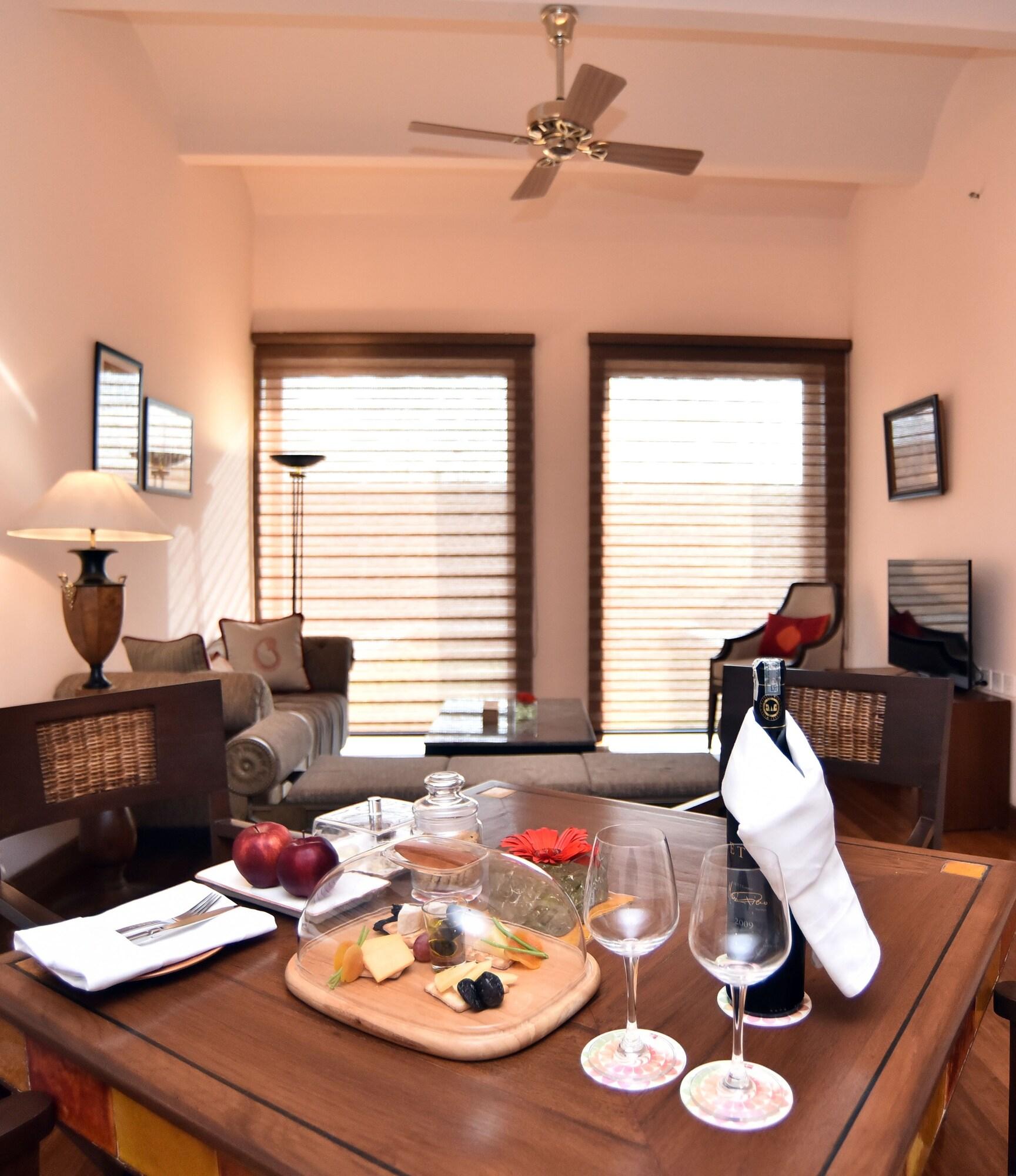 The Lalit Mangar Otel Dhauj Dış mekan fotoğraf