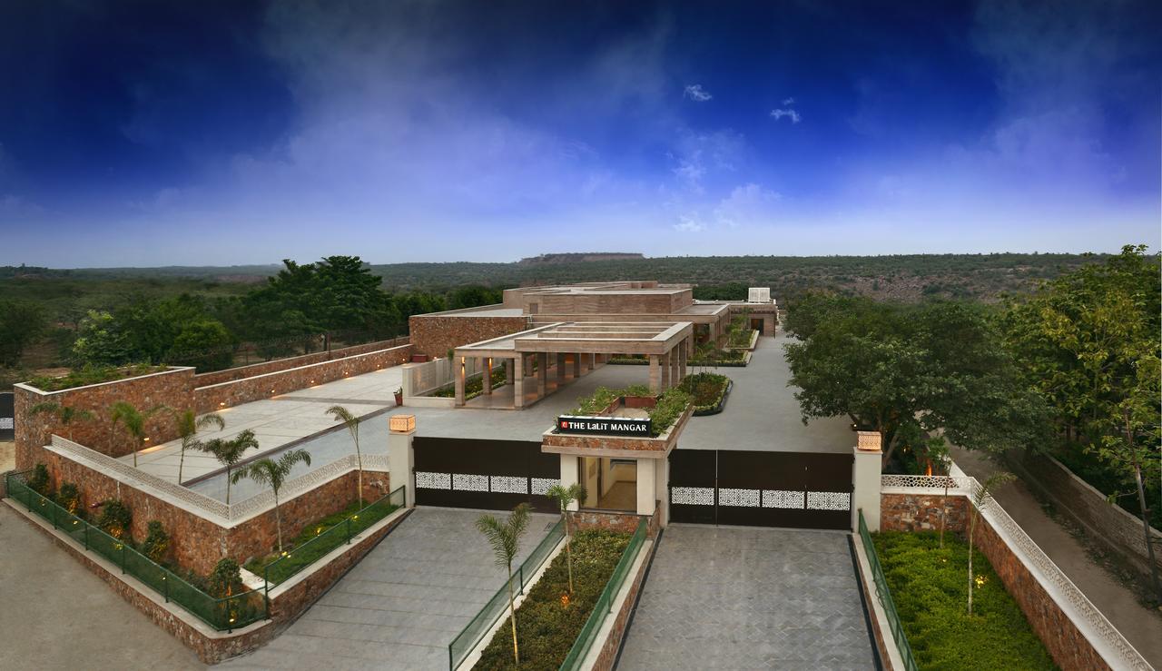 The Lalit Mangar Otel Dhauj Dış mekan fotoğraf