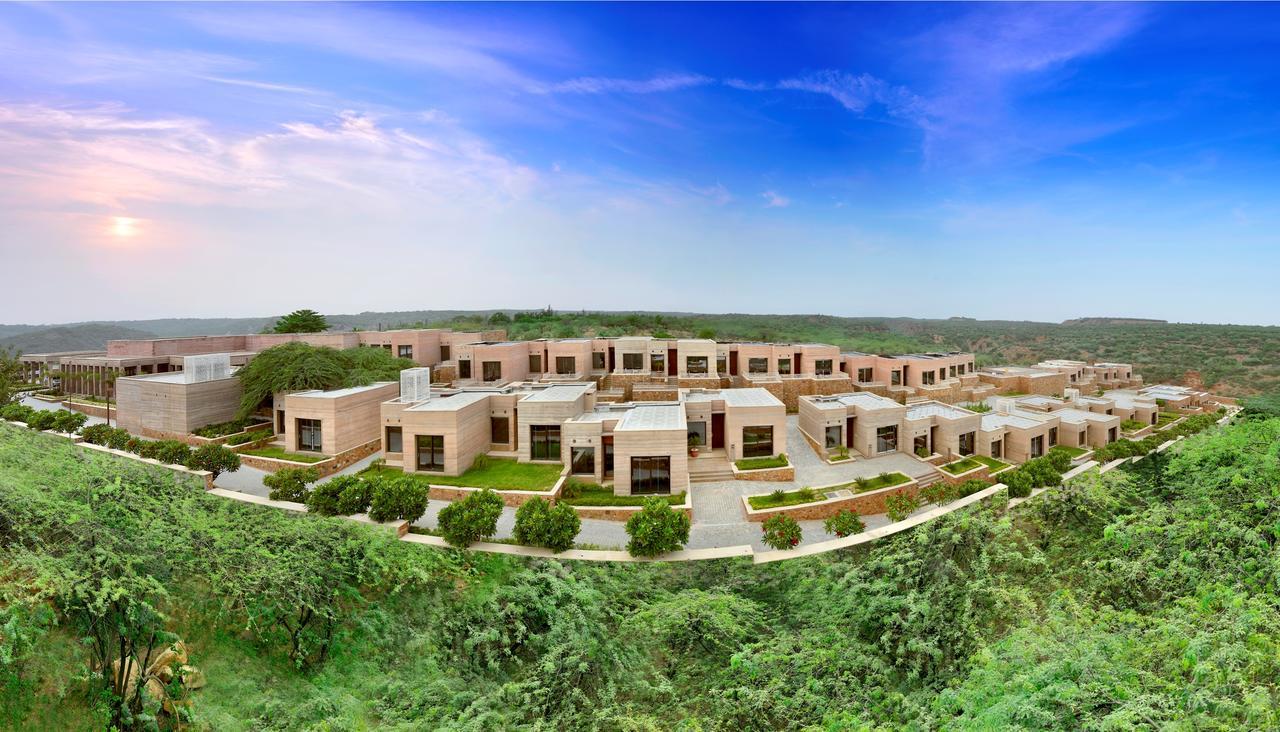The Lalit Mangar Otel Dhauj Dış mekan fotoğraf