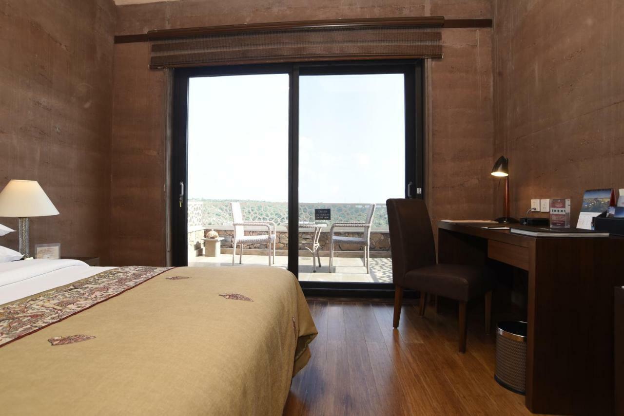 The Lalit Mangar Otel Dhauj Dış mekan fotoğraf