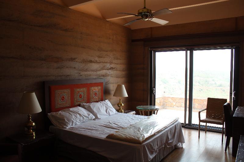 The Lalit Mangar Otel Dhauj Dış mekan fotoğraf